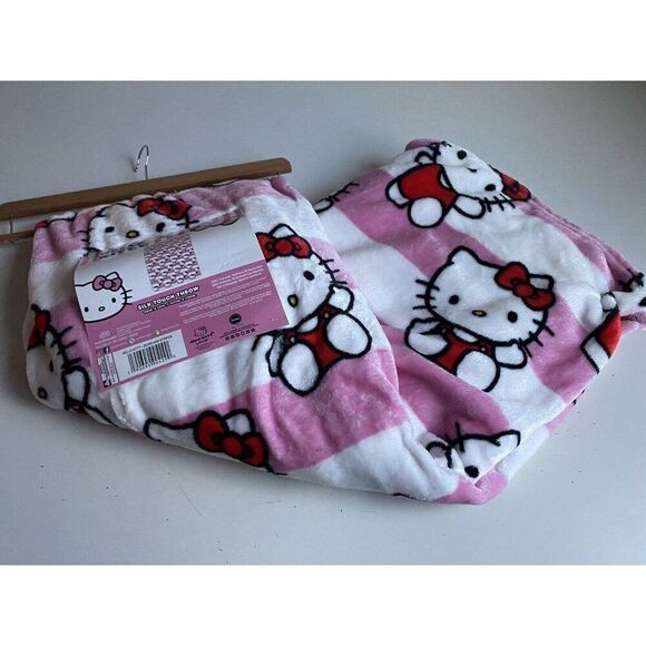 Sanrio Hello Kitty Silk Touch Throw Striped Bows And Stripes Pink 50"x70" NEW - Picture 1 of 15